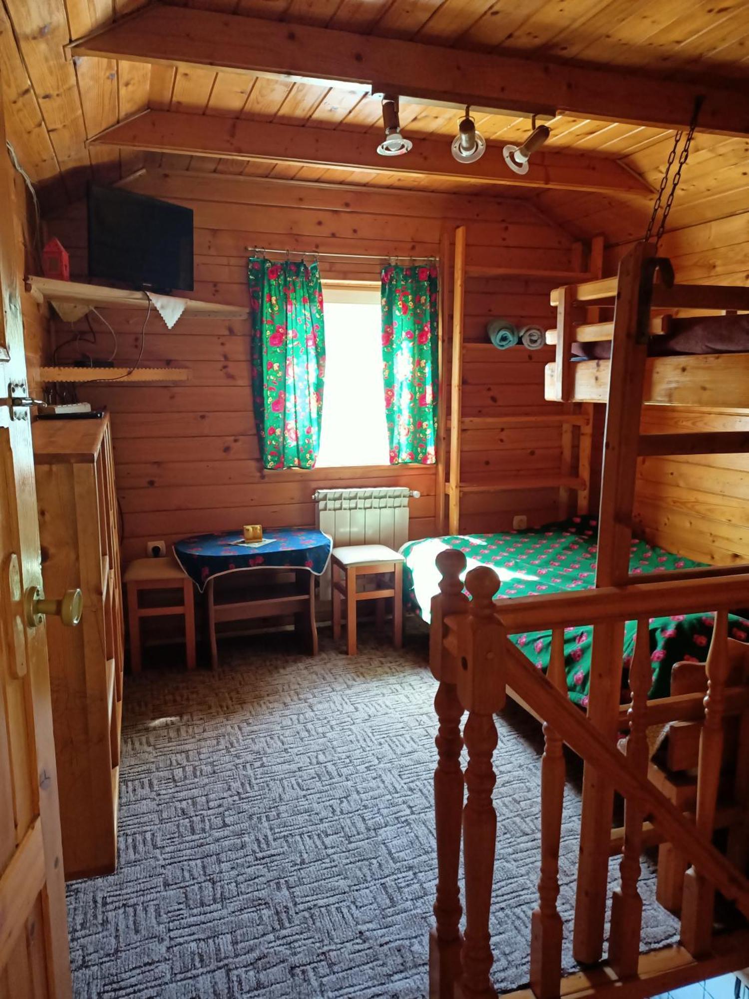 Maly Pod Lasem Chalet *